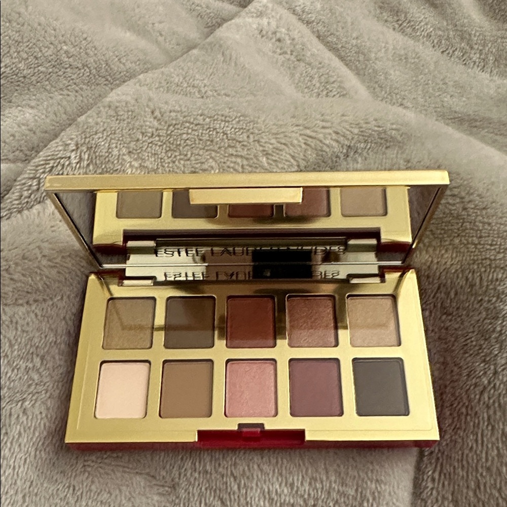 Estee Lauder Pure Color Envy Eyeshadow Palette 

Nudes